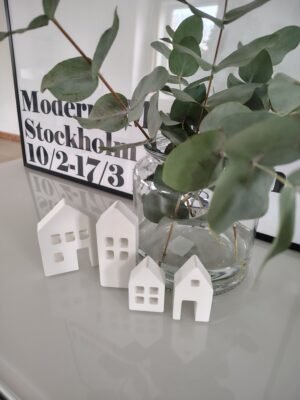 New Page Set of 4 white handmade concrete decorative houses