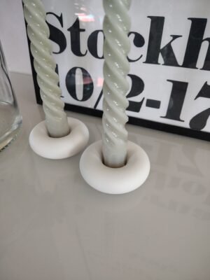 New Page Concrete white candle holders